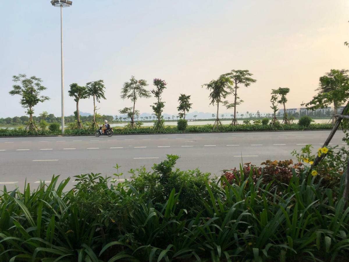 E12 Greenbay Village Ha Long Exteriör bild