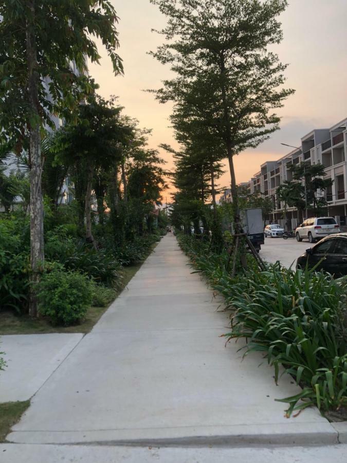 E12 Greenbay Village Ha Long Exteriör bild